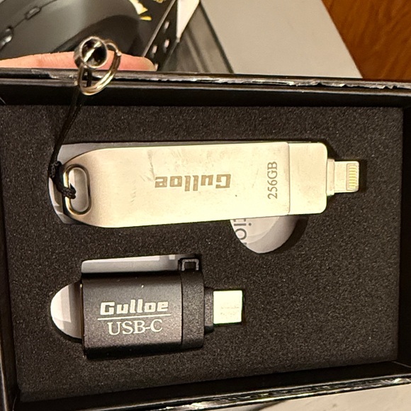 Tech Bundle Wireless Mouse Remote Watch Charger USB Flash Drive Accessories - Picture 9 of 10